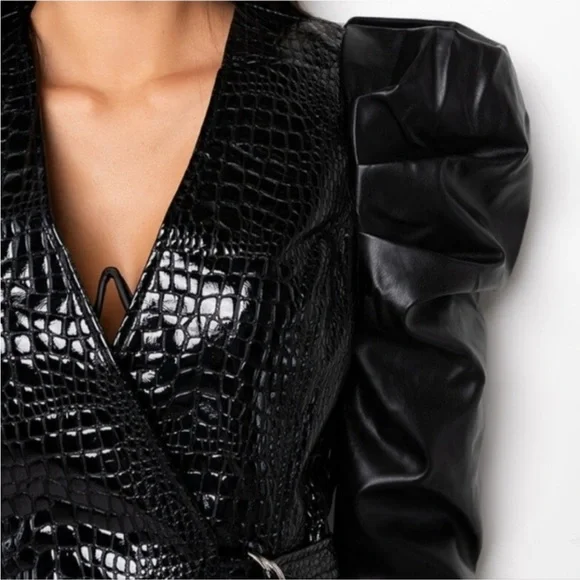 AKIRA Black Textured Puff Sleeve Blazer - Picture 2 of 4